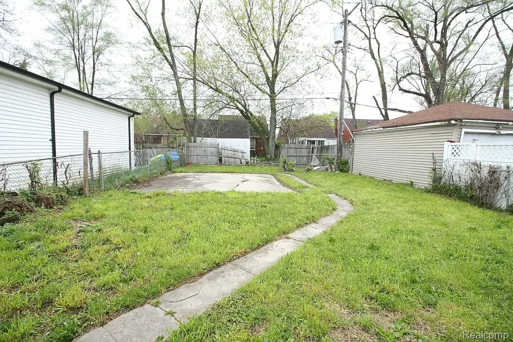 16873 Mansfield Street Detroit City MI 48235