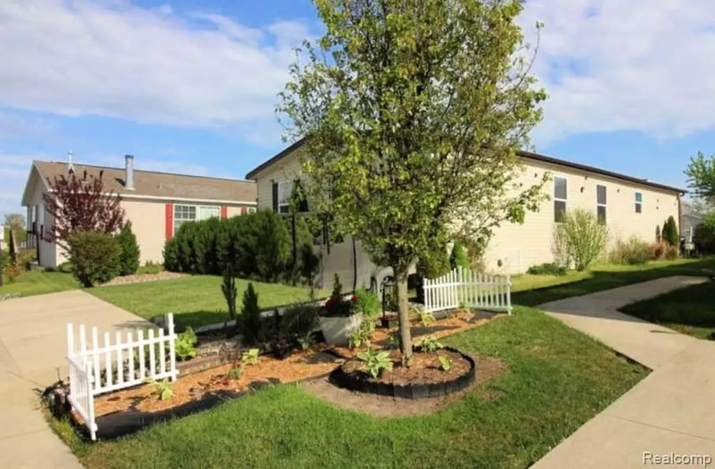 24445 Edwin Drive Brownstown Charter Township MI 48134