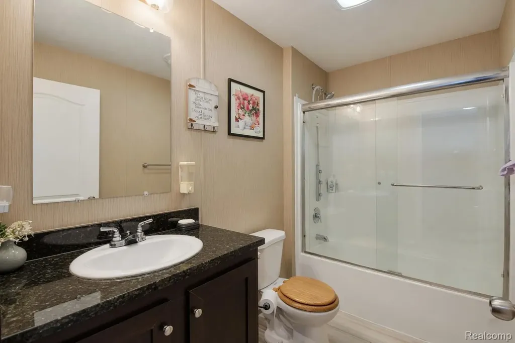 24445 Edwin Drive Brownstown Charter Township MI 48134