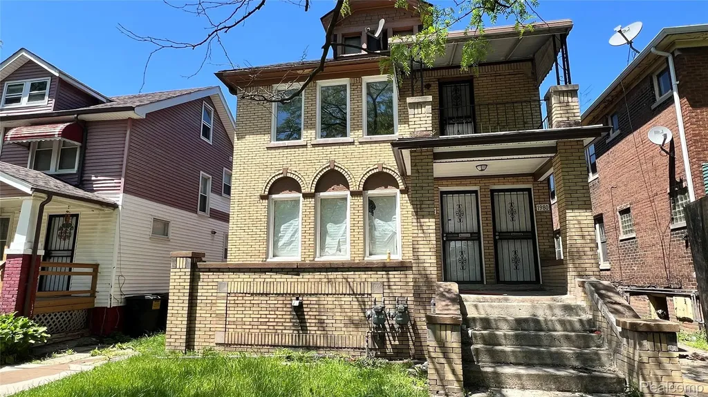 1980 W Grand Street Detroit City MI 48238
