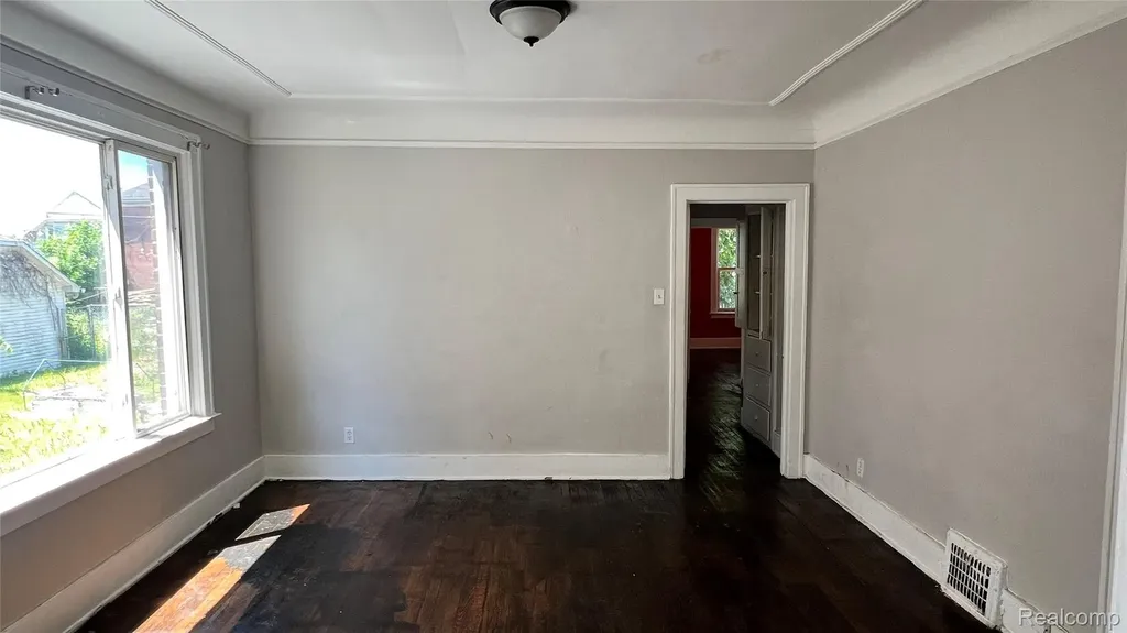1980 W Grand Street Detroit City MI 48238