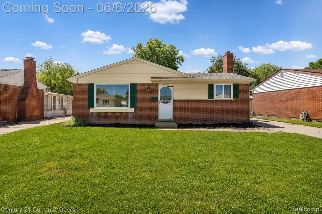 9426 Chamberlain Street Romulus City MI 48174