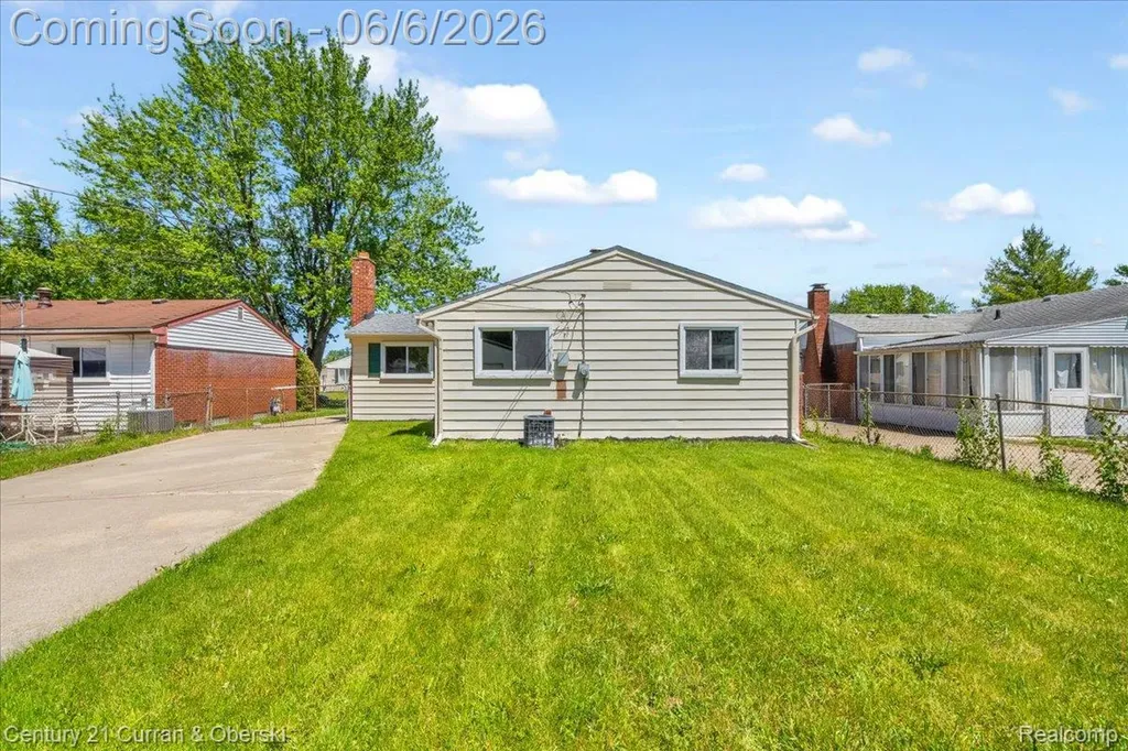 9426 Chamberlain Street Romulus City MI 48174