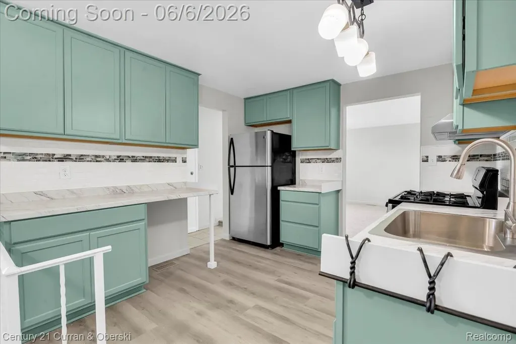 9426 Chamberlain Street Romulus City MI 48174