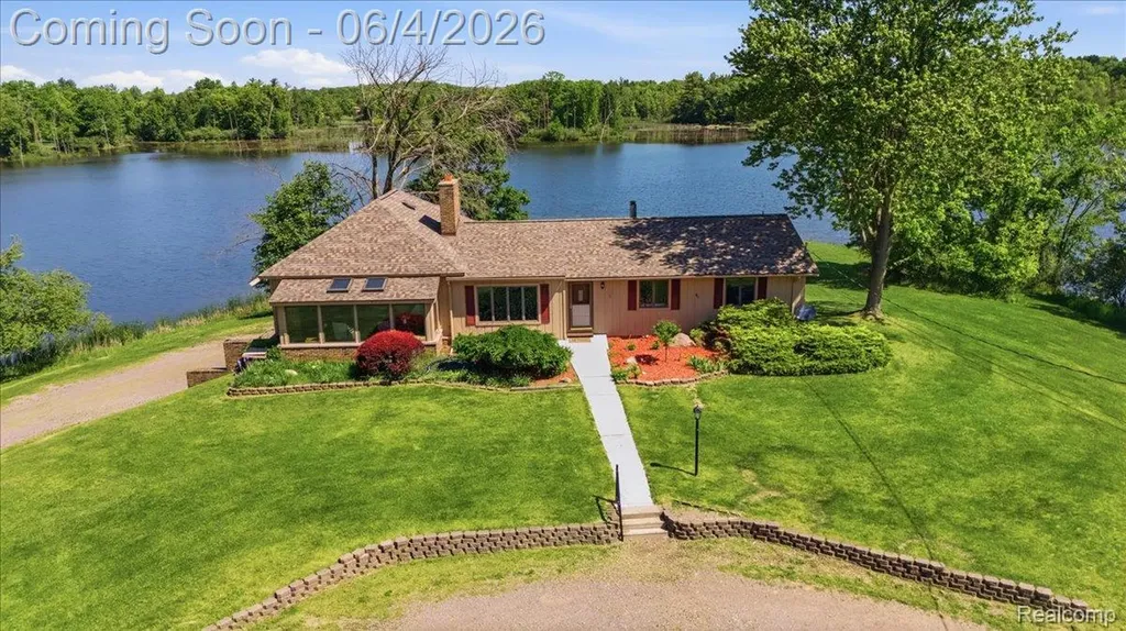 725 Deerpath Court Brandon Charter Township MI 48462