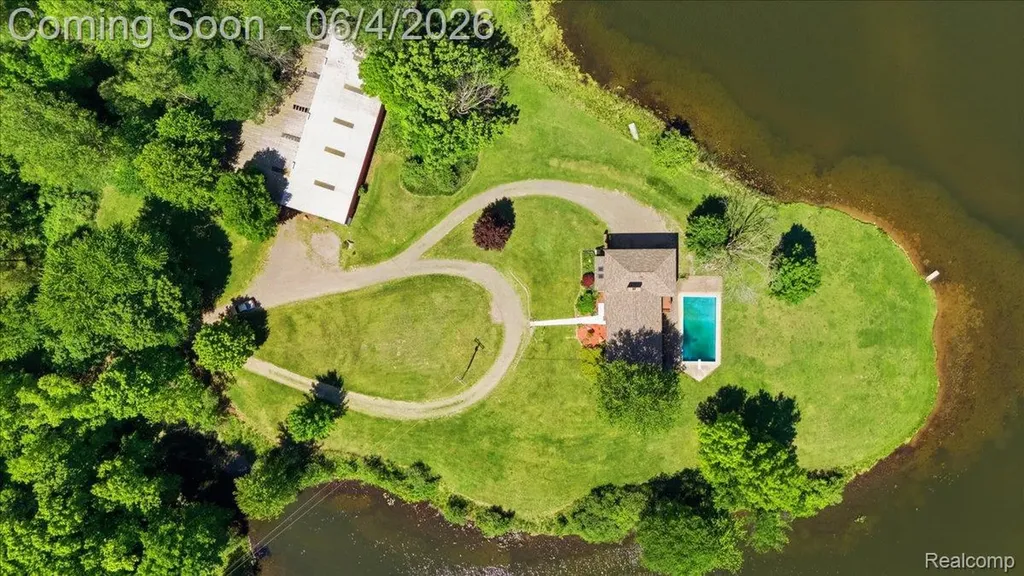 725 Deerpath Court Brandon Charter Township MI 48462