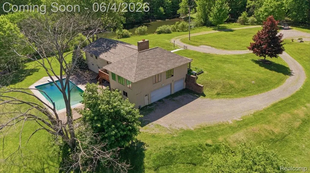 725 Deerpath Court Brandon Charter Township MI 48462