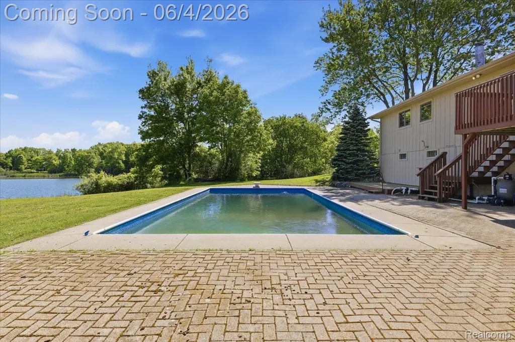 725 Deerpath Court Brandon Charter Township MI 48462