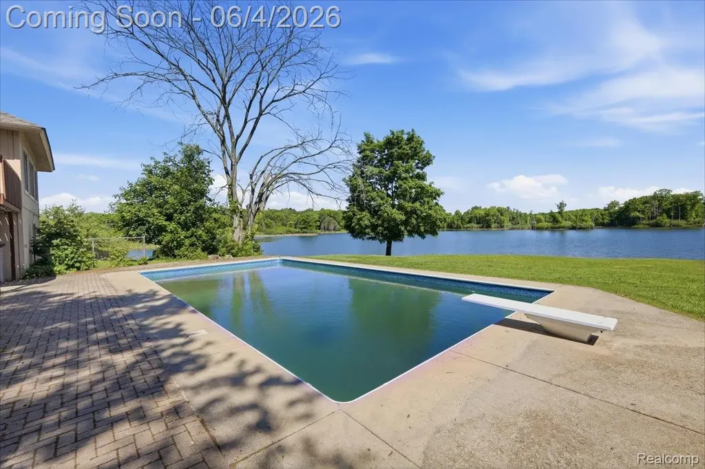 725 Deerpath Court Brandon Charter Township MI 48462