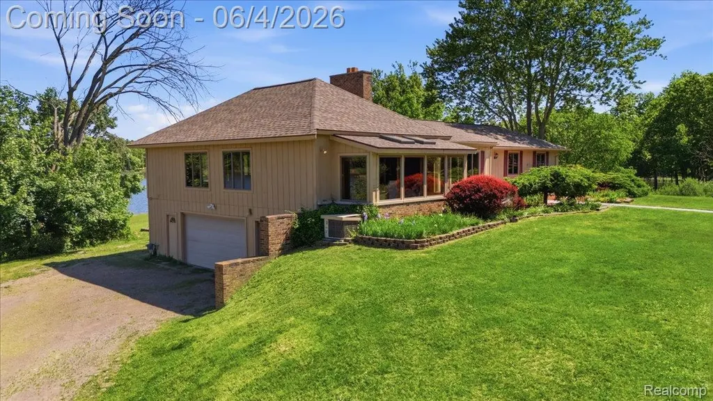 725 Deerpath Court Brandon Charter Township MI 48462