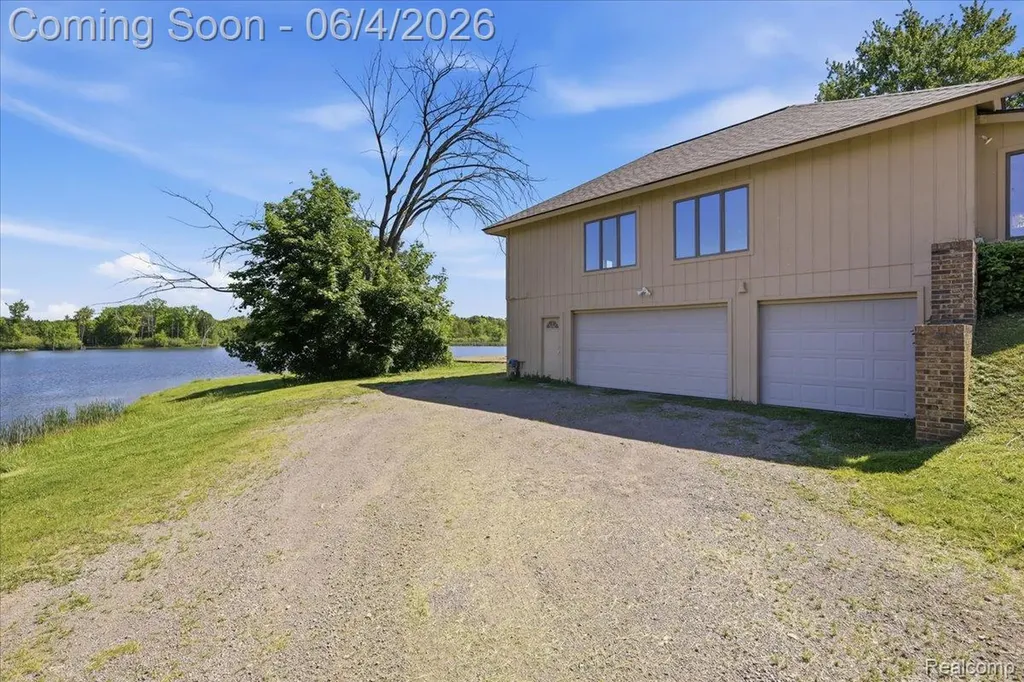 725 Deerpath Court Brandon Charter Township MI 48462