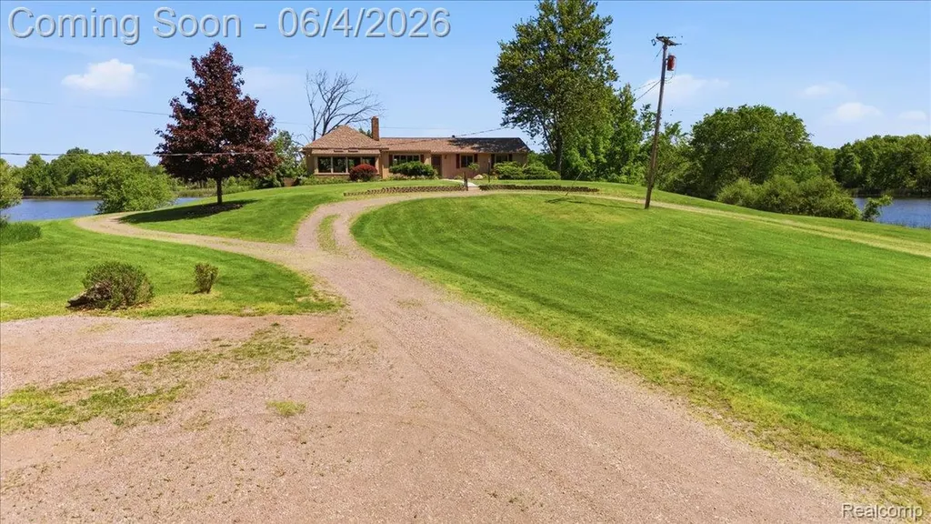 725 Deerpath Court Brandon Charter Township MI 48462