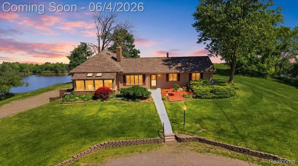 725 Deerpath Court Brandon Charter Township MI 48462