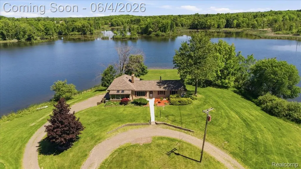 725 Deerpath Court Brandon Charter Township MI 48462