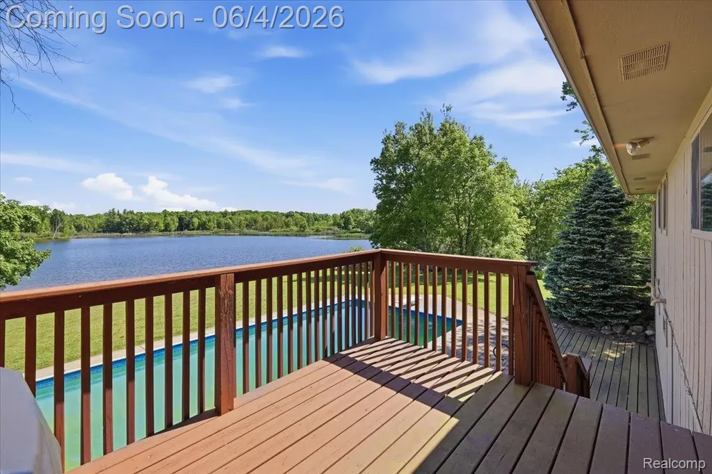 725 Deerpath Court Brandon Charter Township MI 48462