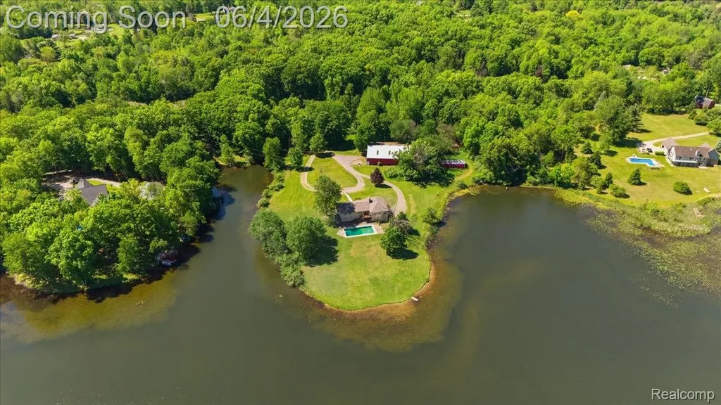 725 Deerpath Court Brandon Charter Township MI 48462