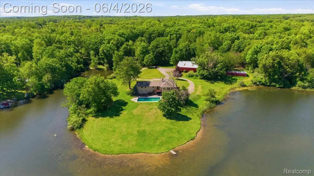 725 Deerpath Court Brandon Charter Township MI 48462