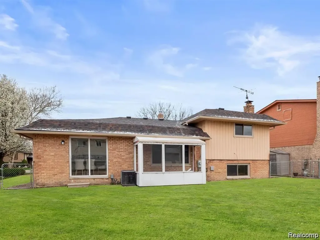 4288 Lin Drive Sterling Heights City MI 48310
