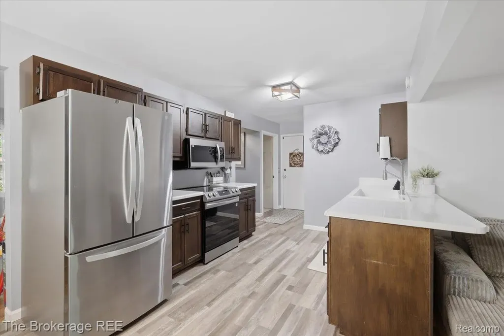 5639 Cross Village Road Grand Blanc Charter Township MI 48439