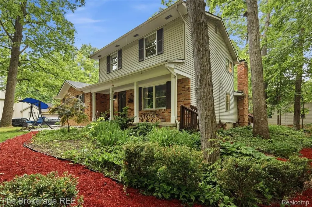 5639 Cross Village Road Grand Blanc Charter Township MI 48439