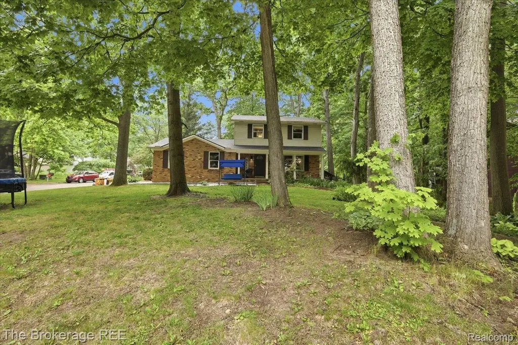 5639 Cross Village Road Grand Blanc Charter Township MI 48439