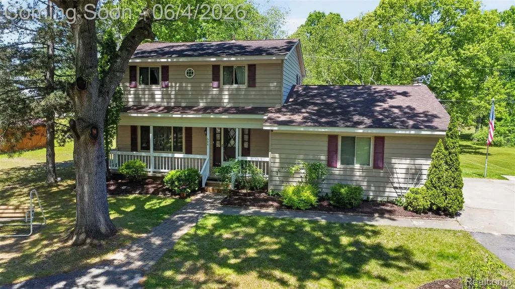 688 Bald Eagle Lake Road Brandon Charter Township MI 48462