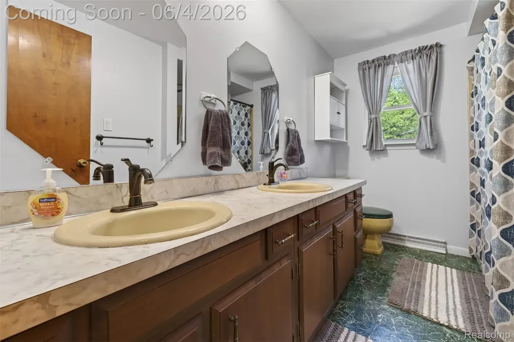 688 Bald Eagle Lake Road Brandon Charter Township MI 48462