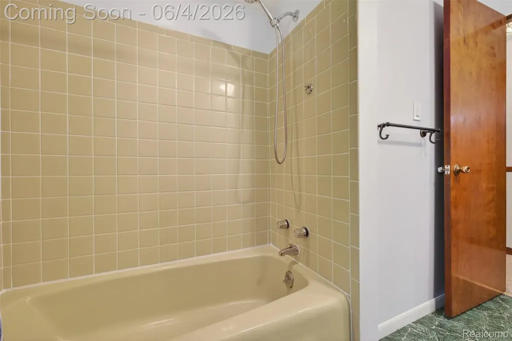 688 Bald Eagle Lake Road Brandon Charter Township MI 48462