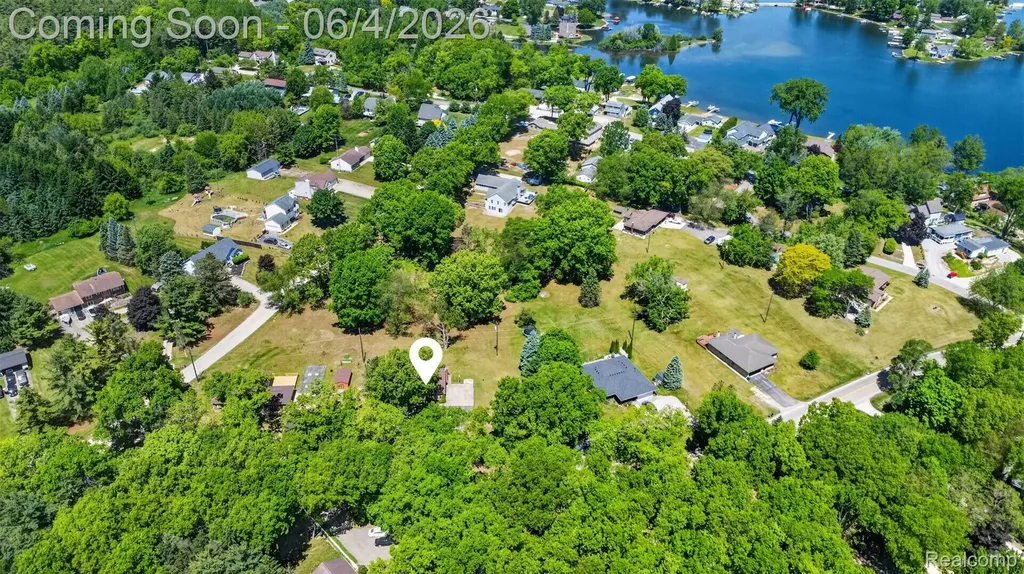 688 Bald Eagle Lake Road Brandon Charter Township MI 48462