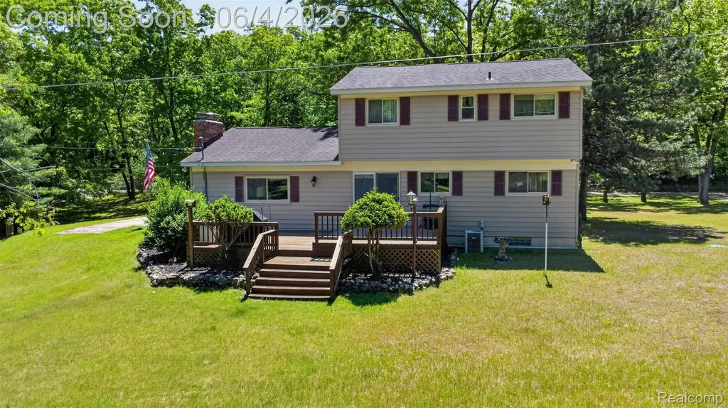 688 Bald Eagle Lake Road Brandon Charter Township MI 48462
