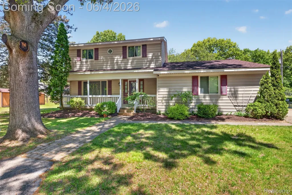 688 Bald Eagle Lake Road Brandon Charter Township MI 48462