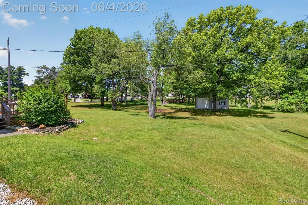 688 Bald Eagle Lake Road Brandon Charter Township MI 48462