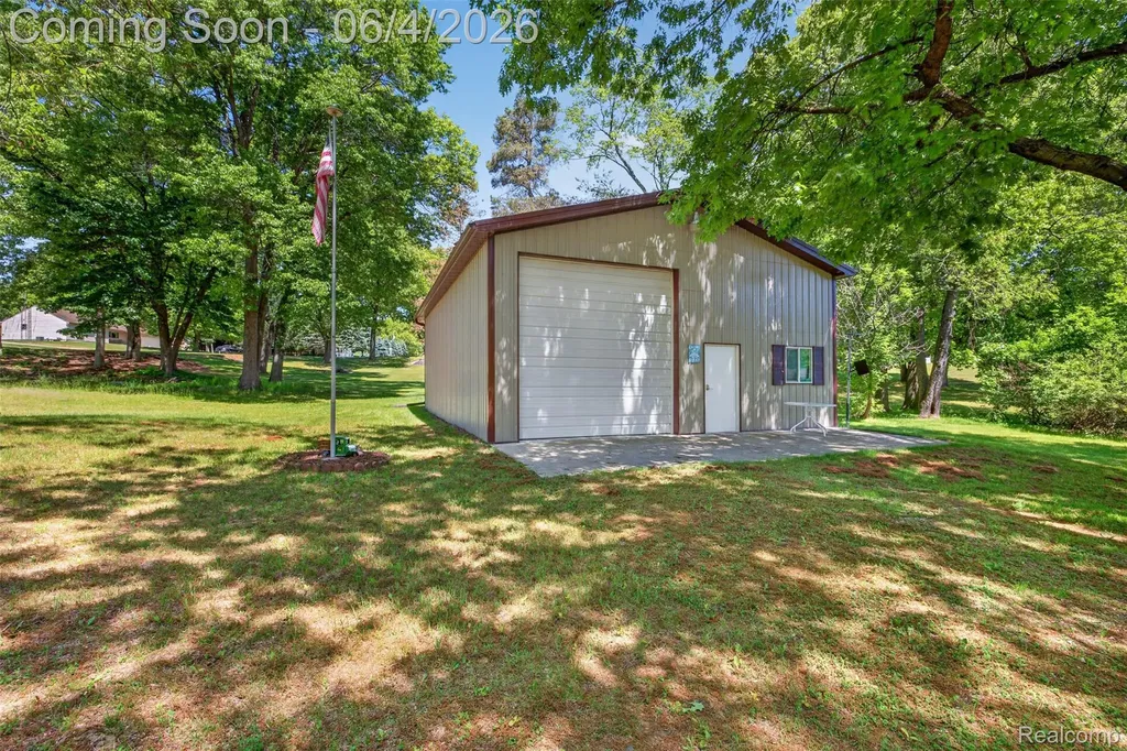 688 Bald Eagle Lake Road Brandon Charter Township MI 48462