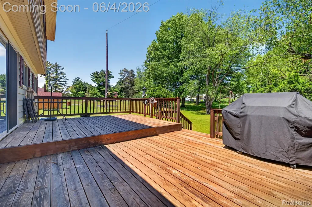 688 Bald Eagle Lake Road Brandon Charter Township MI 48462