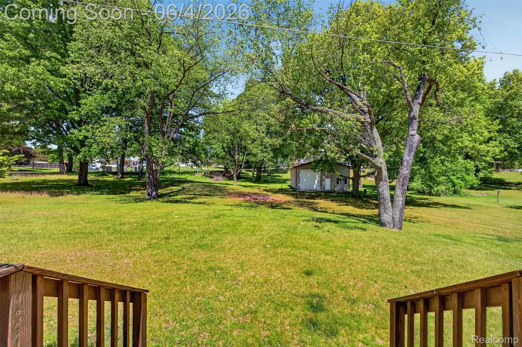 688 Bald Eagle Lake Road Brandon Charter Township MI 48462