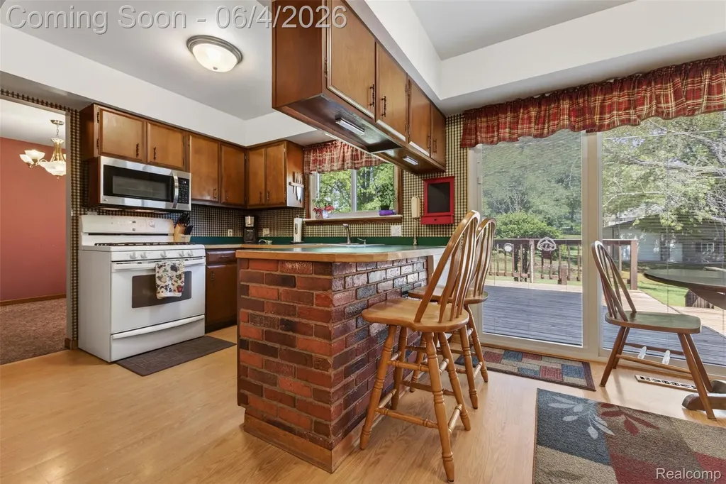 688 Bald Eagle Lake Road Brandon Charter Township MI 48462