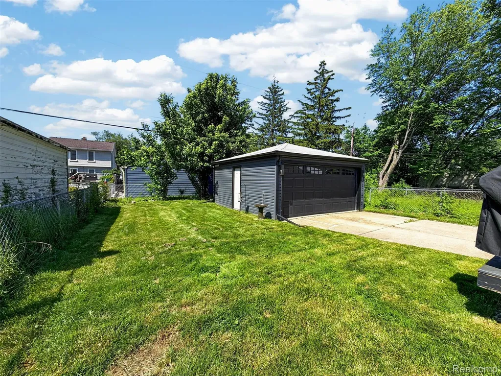 1013 Bauman Avenue Royal Oak City MI 48073