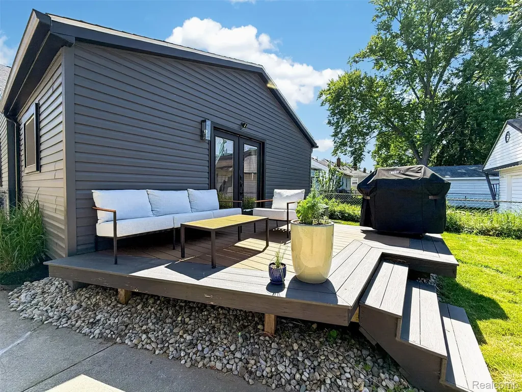 1013 Bauman Avenue Royal Oak City MI 48073