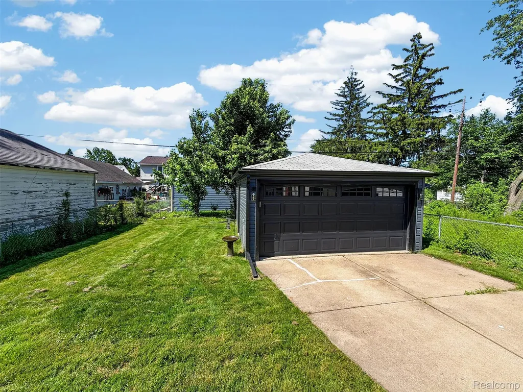 1013 Bauman Avenue Royal Oak City MI 48073