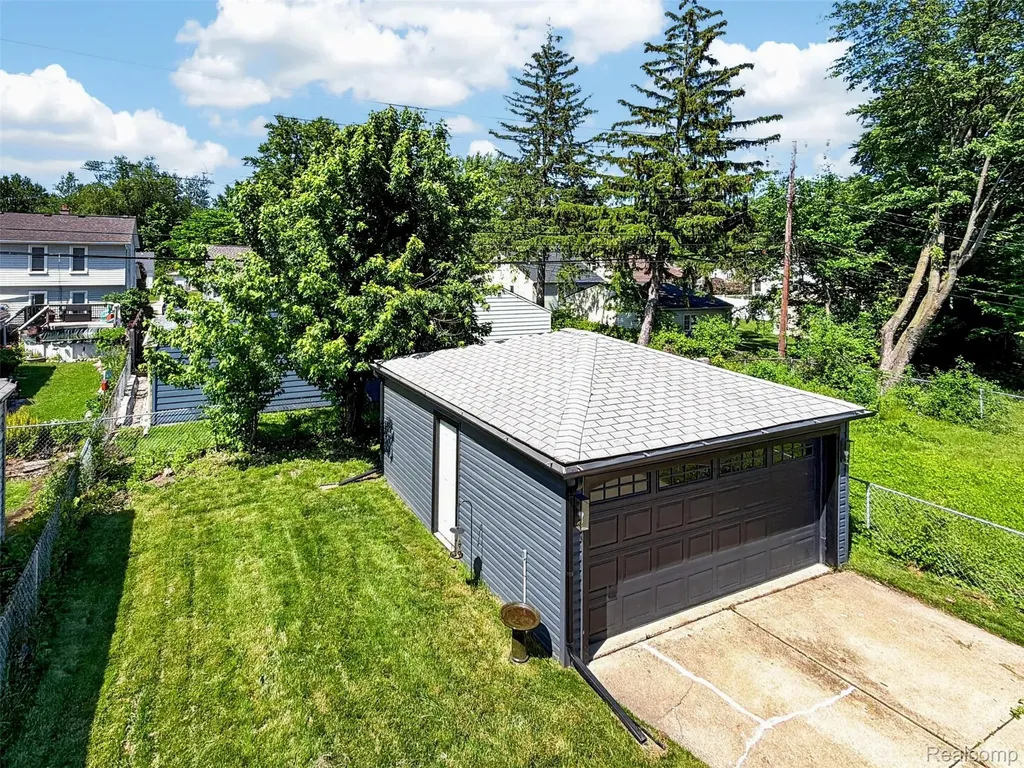 1013 Bauman Avenue Royal Oak City MI 48073