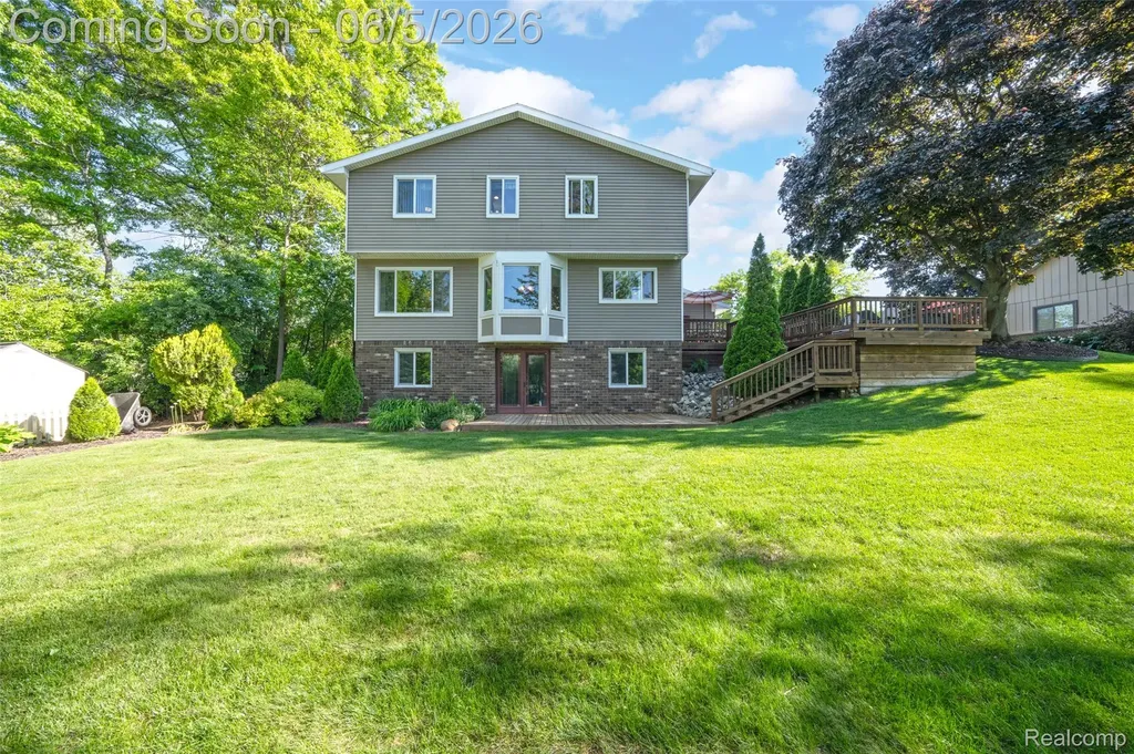 7841 Rampart Trail Waterford Charter Township MI 48327