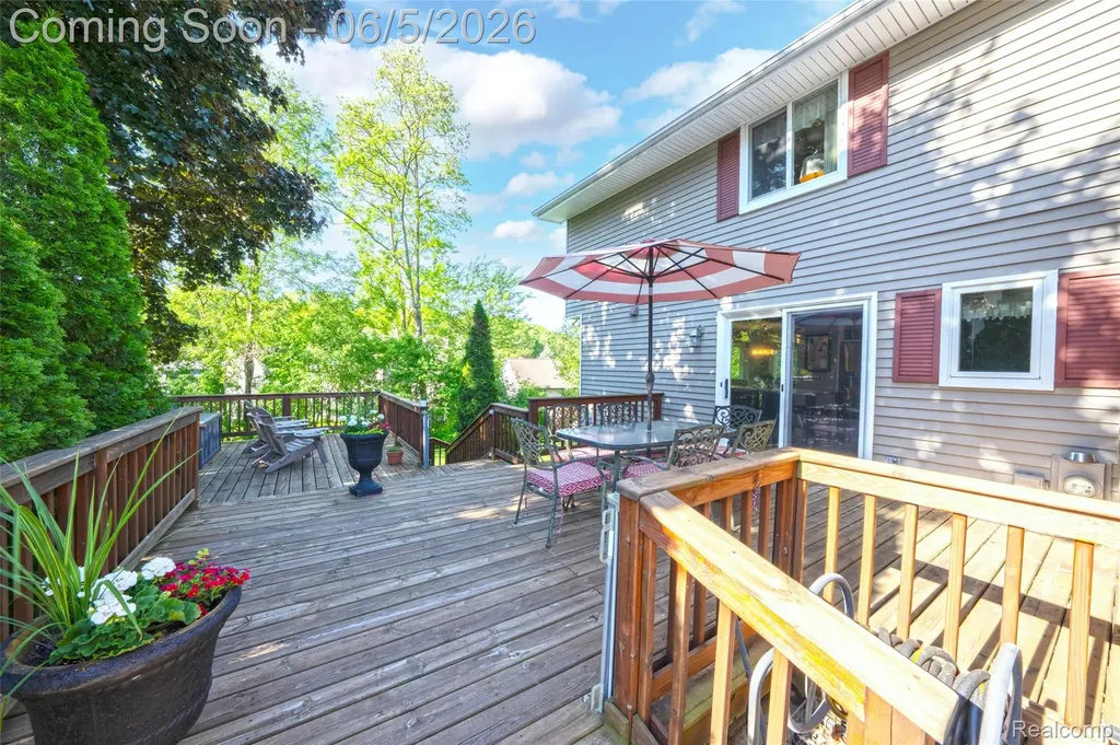 7841 Rampart Trail Waterford Charter Township MI 48327