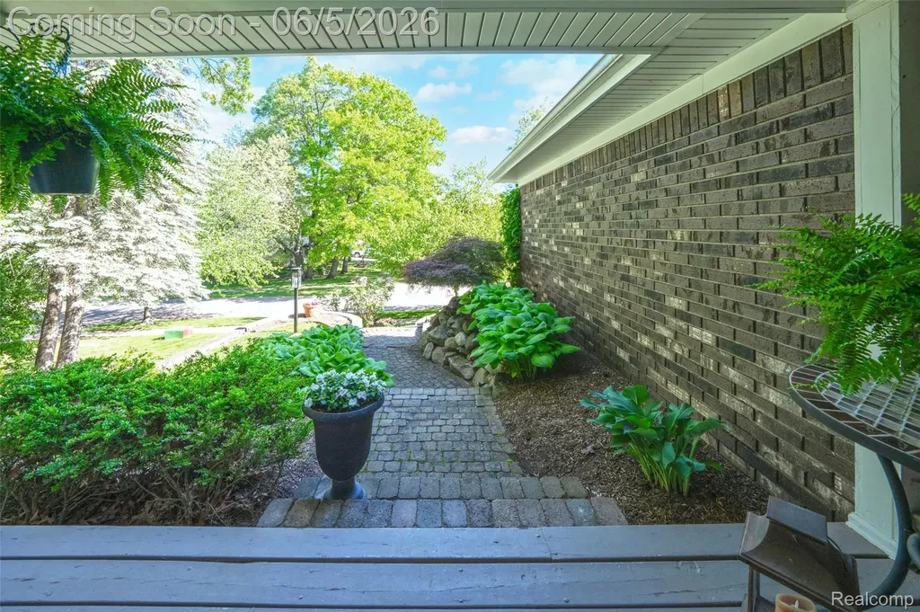 7841 Rampart Trail Waterford Charter Township MI 48327