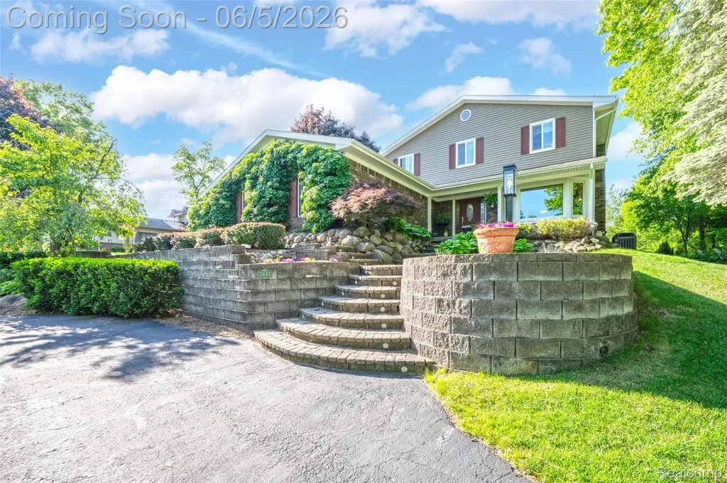 7841 Rampart Trail Waterford Charter Township MI 48327