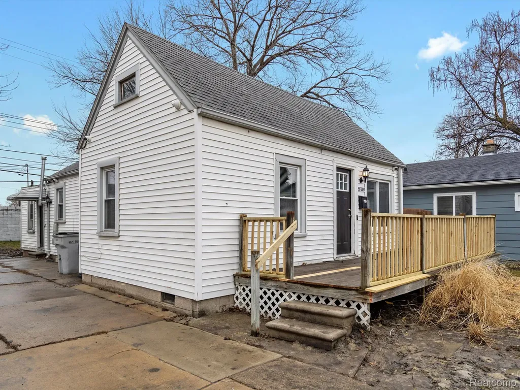 23409 Carlisle Avenue Hazel Park City MI 48030