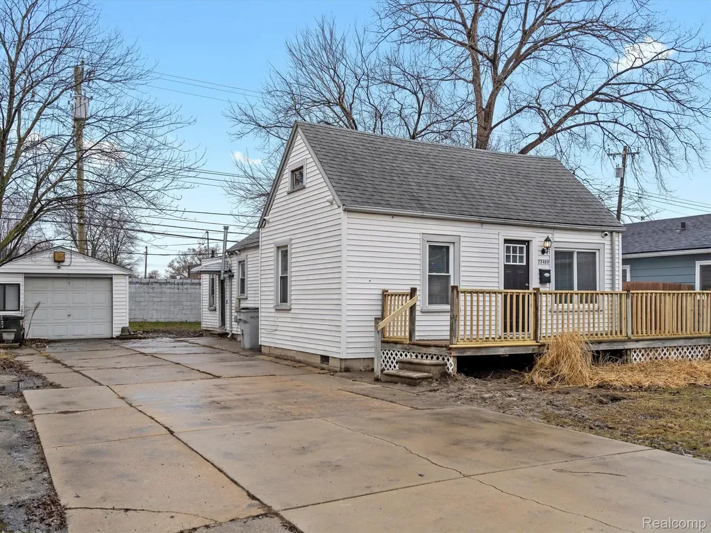 23409 Carlisle Avenue Hazel Park City MI 48030