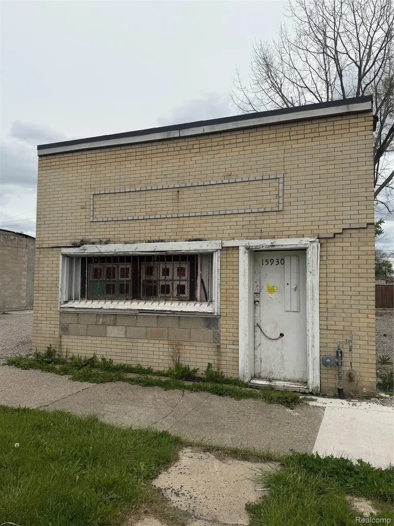 15930 W 7 Mile Road Detroit City MI 48235