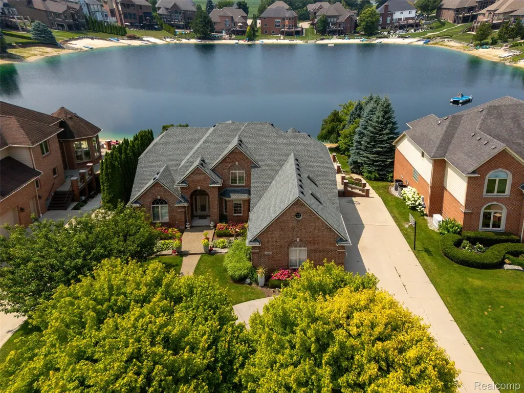 52455 Indian Summer Drive Chesterfield Township MI 48051