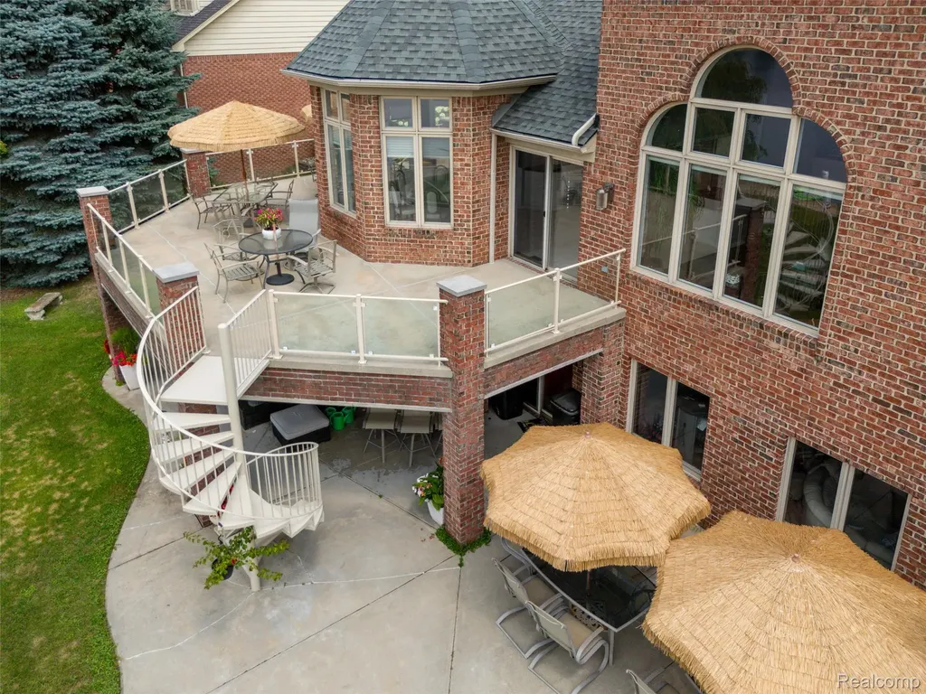 52455 Indian Summer Drive Chesterfield Township MI 48051