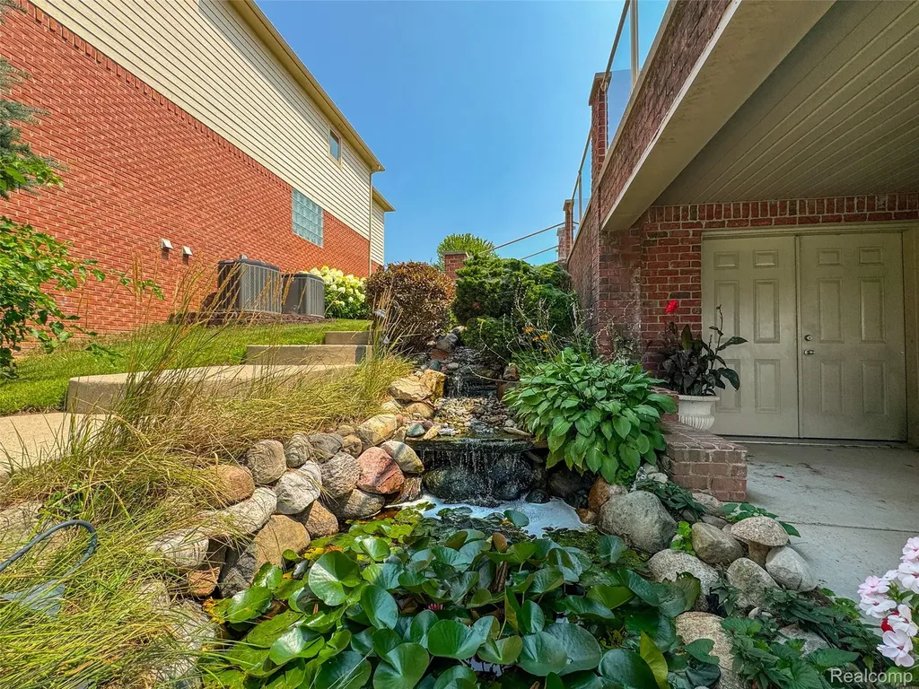 52455 Indian Summer Drive Chesterfield Township MI 48051